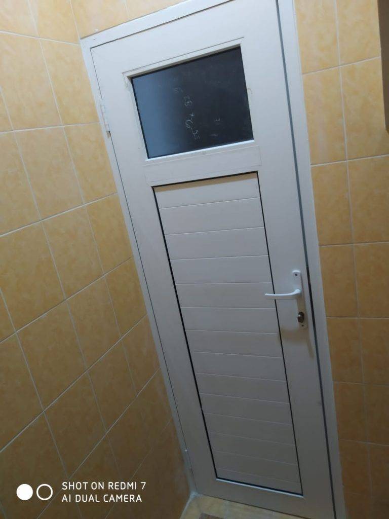 pintu upvc kamar mandi 2
